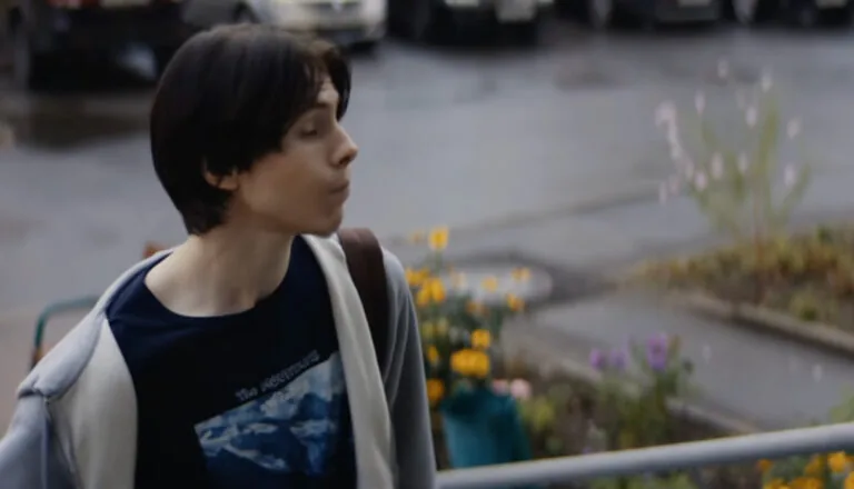 Момент из 8 серии 1 сезона